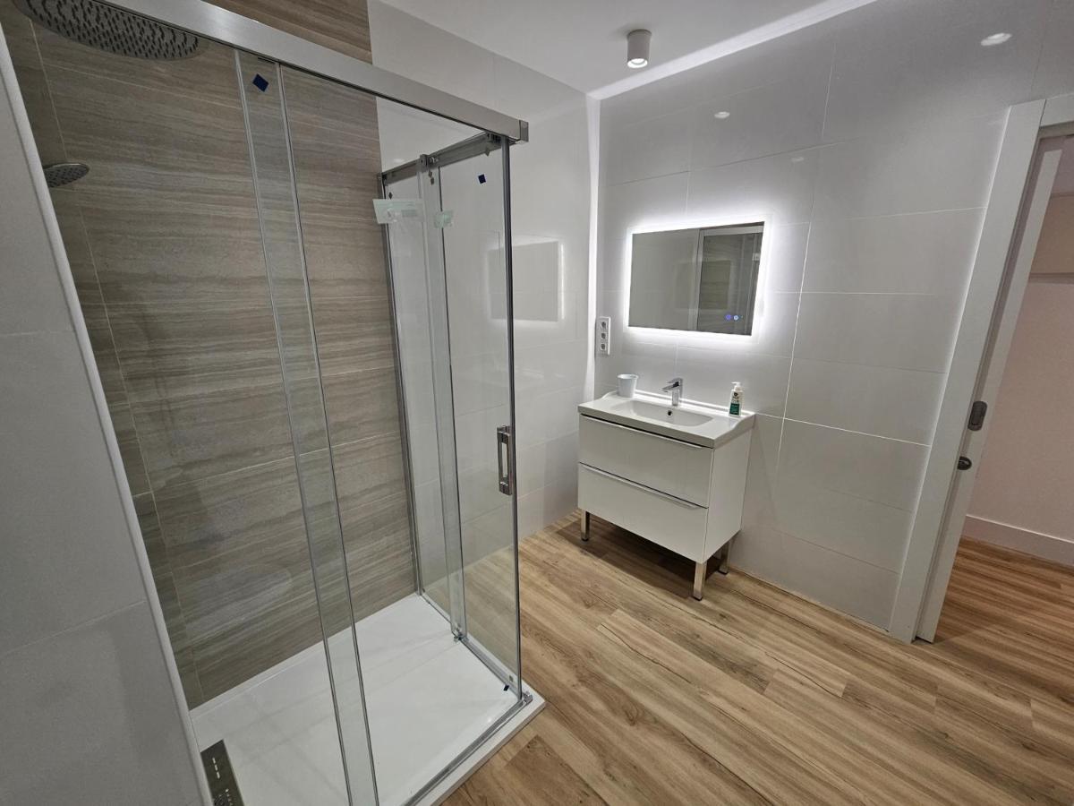 Apartamentos En El Centro - Plaza De Amboage - Wifi Ferrol Ngoại thất bức ảnh