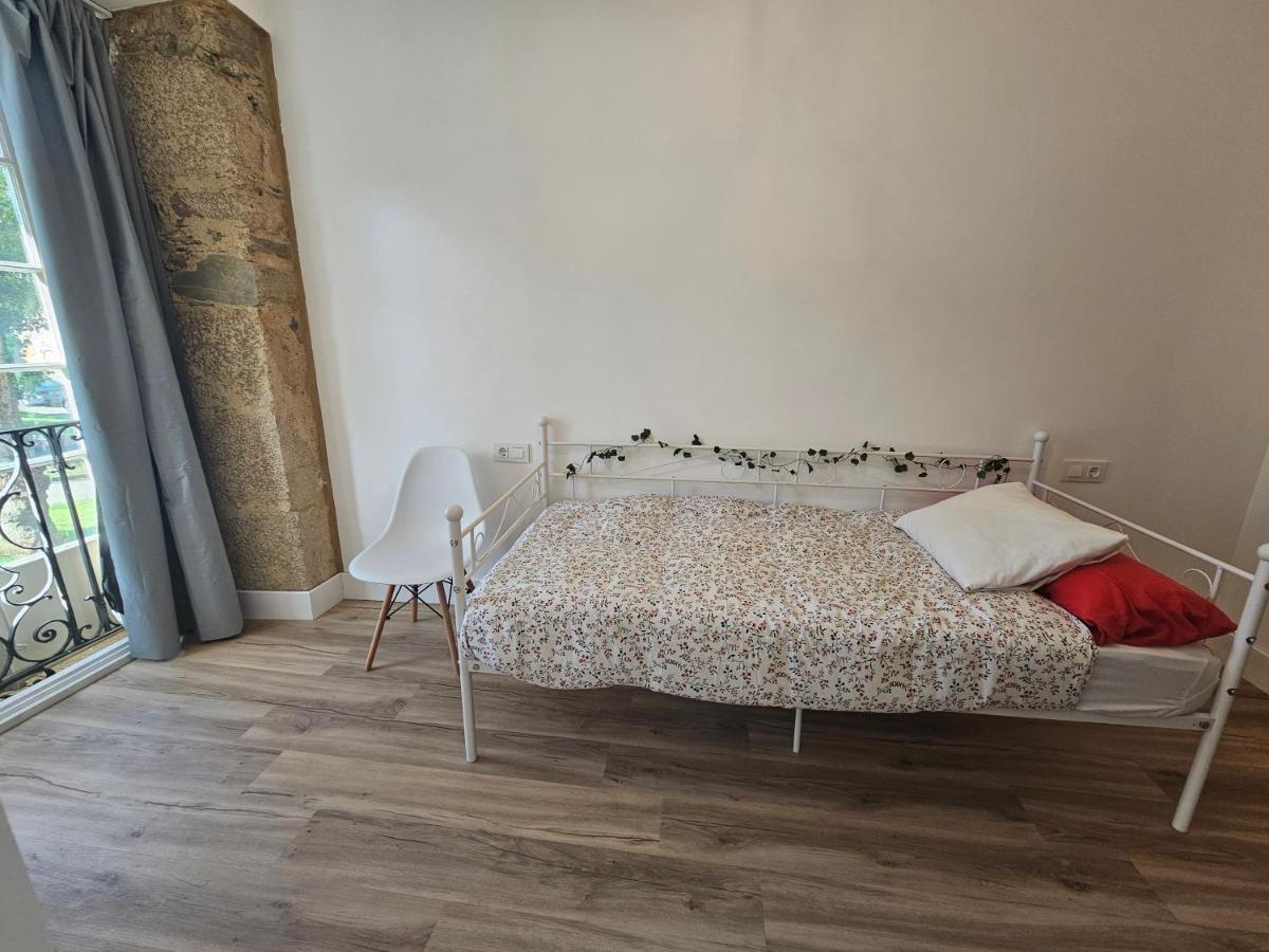 Apartamentos En El Centro - Plaza De Amboage - Wifi Ferrol Ngoại thất bức ảnh