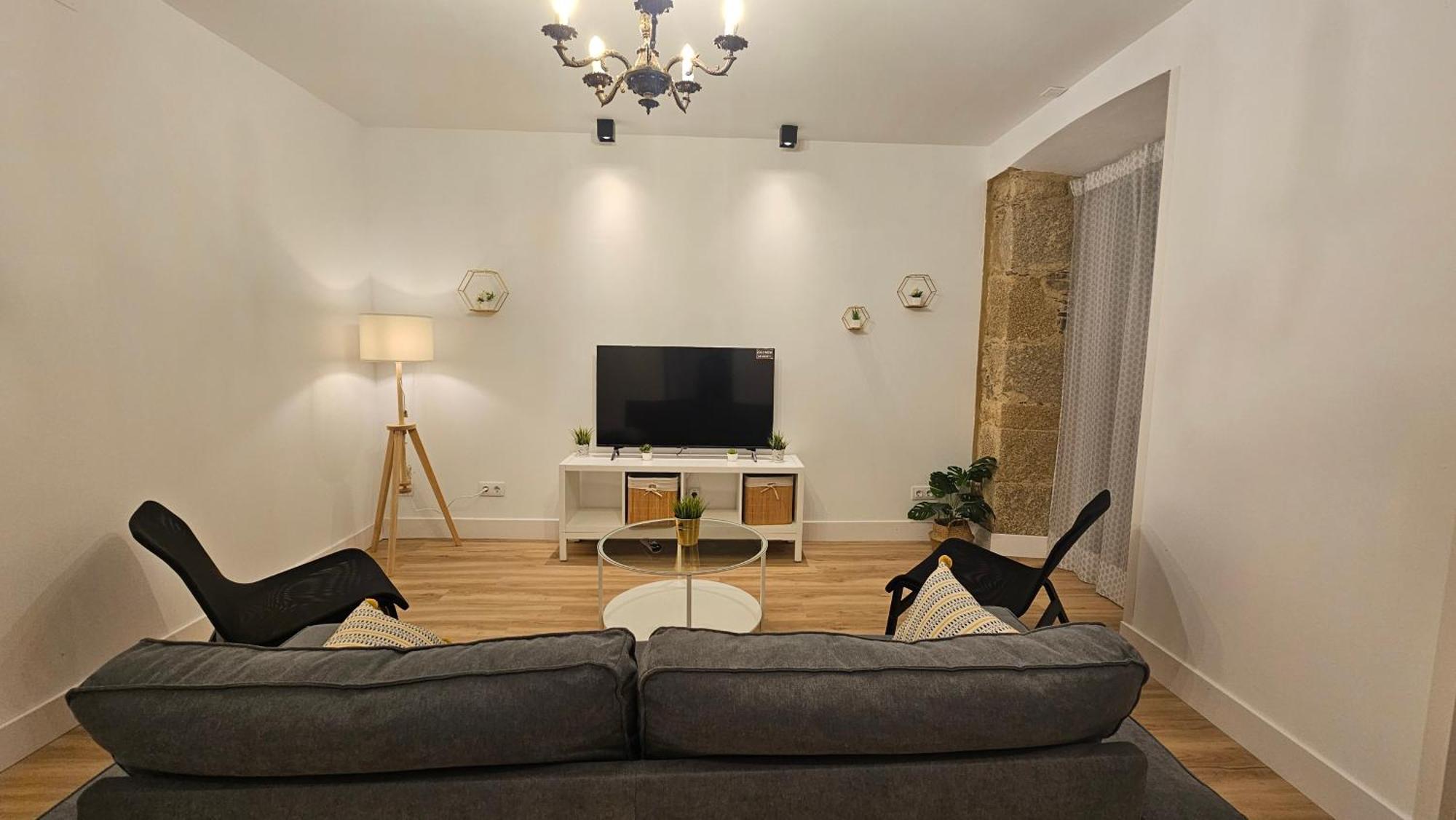 Apartamentos En El Centro - Plaza De Amboage - Wifi Ferrol Ngoại thất bức ảnh